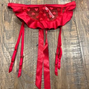 Victoria's Secret Red Heart Garter Belt Size M/L New